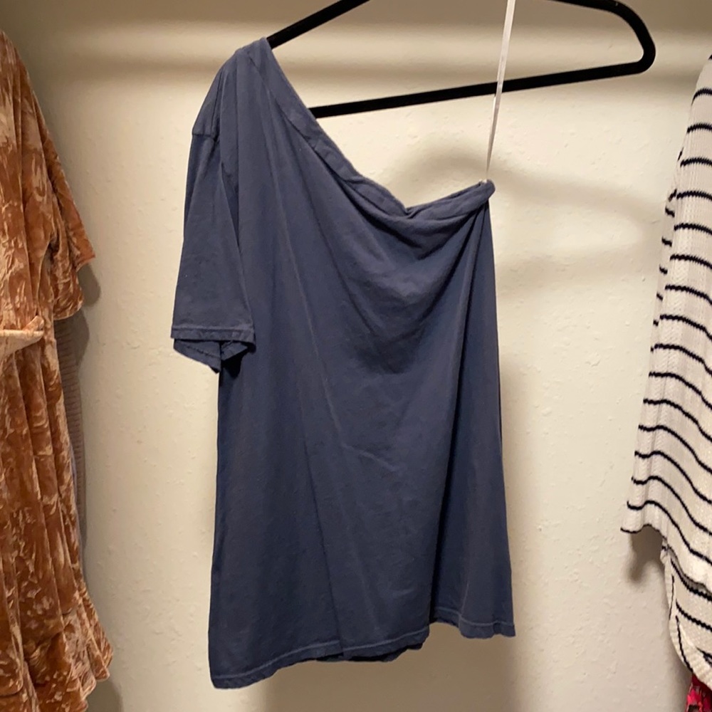 One shoulder top